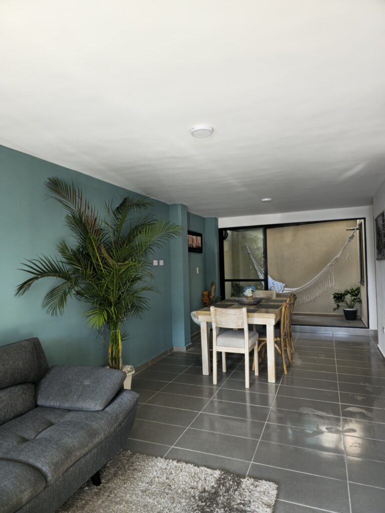 WhatsApp Image 2024-09-14 at 19.21.57 (1) Large